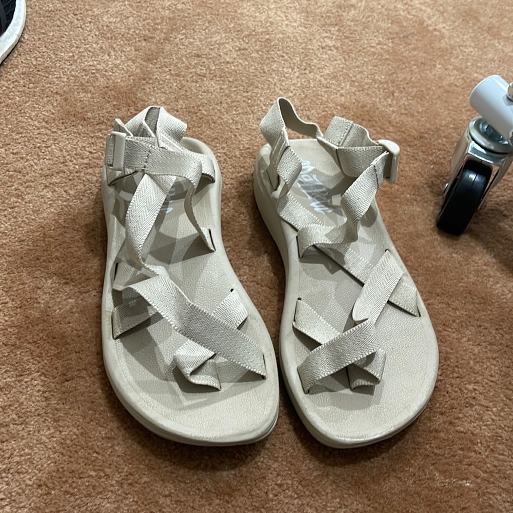 Target sandals size 8